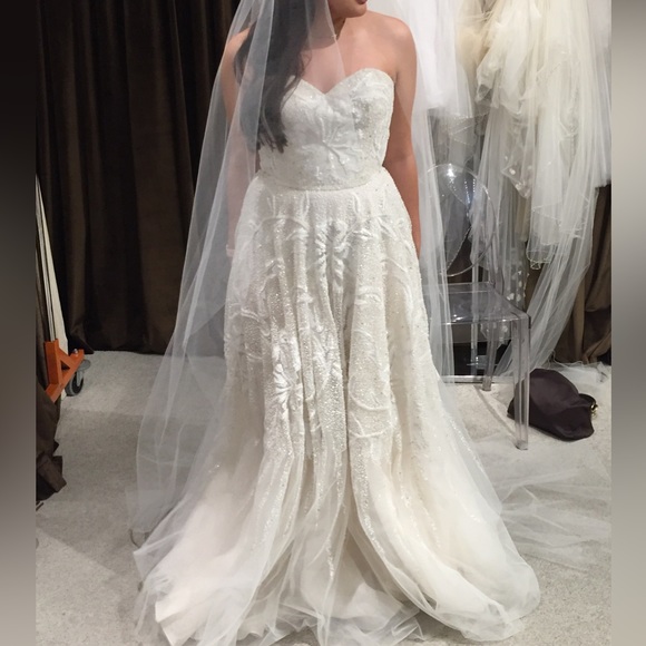 Naeem Khan Portofino Wedding Gown - Picture 2 of 7